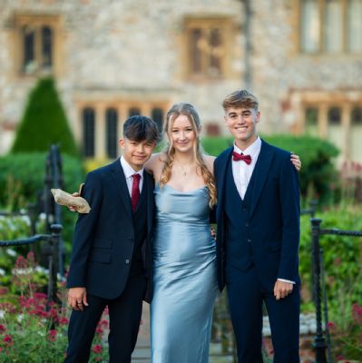 192-5D40117AHSProm2023